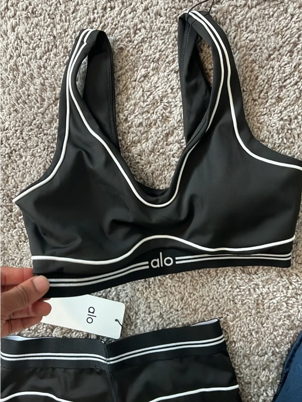 ALO Yoga Black with White Piping Leggings & Sports Bra Set - Picture 2 of 8
